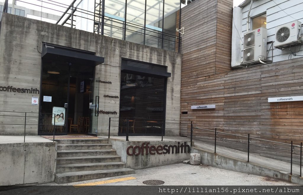 coffee smith後門.jpg