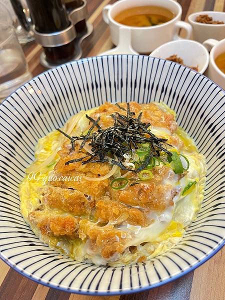 《美食》三重聚餐推薦【豆角豬排咖啡小館】超美味豬排❤一試成主