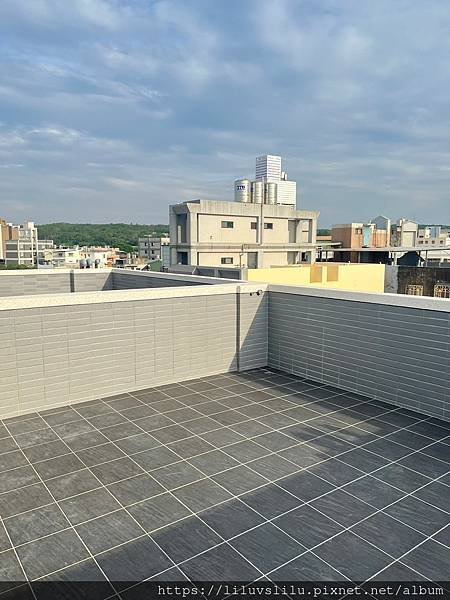 新竹縣湖口鄉~光復東路~湖口工業區全新電梯9套房+店面★2戶