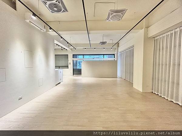新竹縣竹北市~縣政八街~租75,000元~光明國小角間雙店面