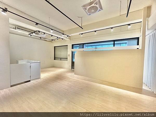 LINE_ALBUM_75000近家樂福，縣政八街雙店面（辰）_250606_6.jpg