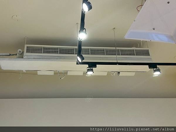 LINE_ALBUM_75000近家樂福，縣政八街雙店面（辰）_250606_15.jpg