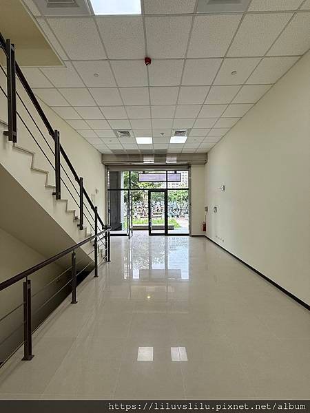 新竹縣竹北市~嘉豐九路~租80,000元~水圳公園64坪金店