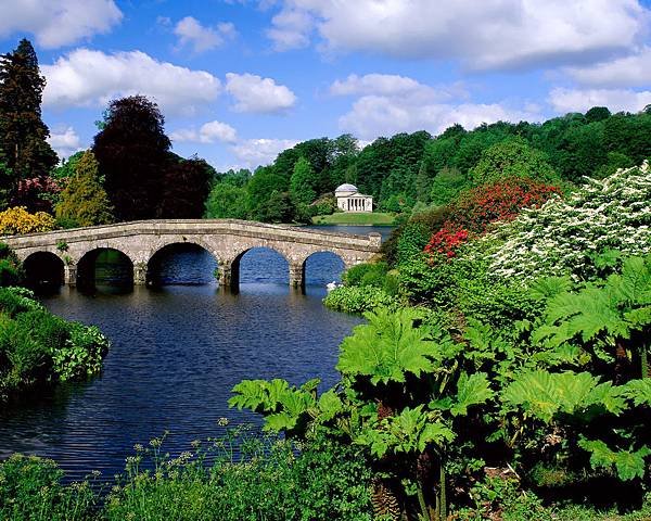 1280_1024_nature_scene_wallpaper_1600FG100_077