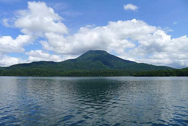 20130821雌阿寒岳及倒影