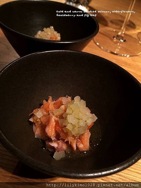 031●Cold and warm smoked salmon, elderflowers....JPG