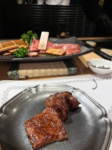 台中美食｜和牛EMPEROR ｜日本頂級和牛燒肉、選用當季新