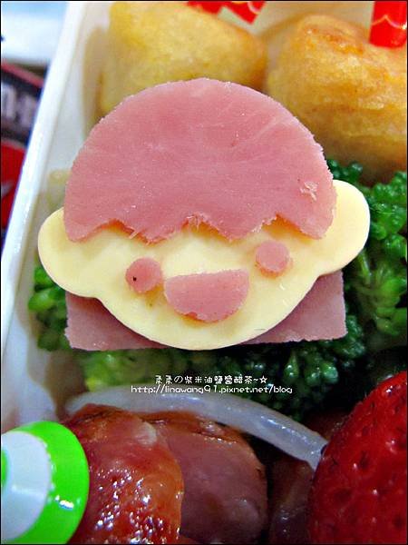 2012-1218-可愛造型便當-聖誕老公公 (11)