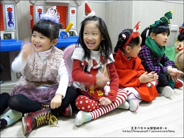 2013-1221-Yuki 5Y11M-幼稚園聖誕服裝秀 (16).jpg