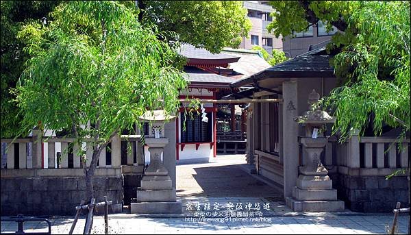 2014-0502-日本-神戶-街上的神社.jpg