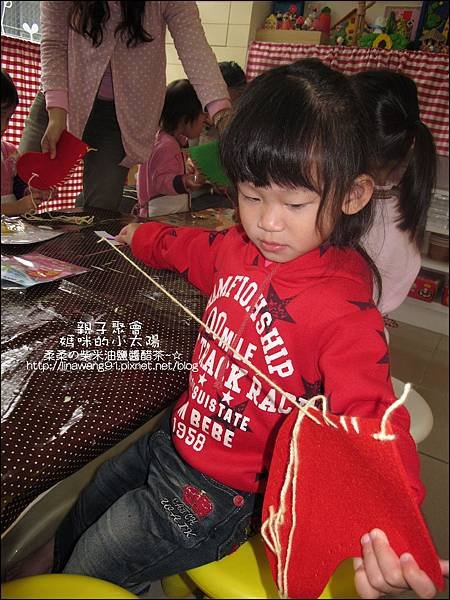 媽咪小太陽親子聚會-禮物聖誕襪-2010-1215 (9).jpg