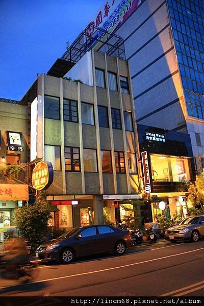 1000602-台南市草祭二手書店- (1).JPG