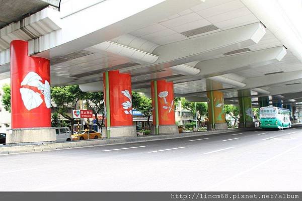 1000812-台北市捷運劍潭站-環境藝術- (2).JPG