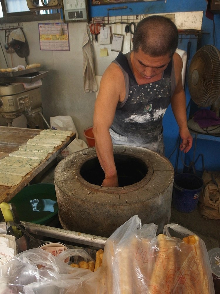 台南美食-趙家燒餅(傳統手工缸爐炭烤)