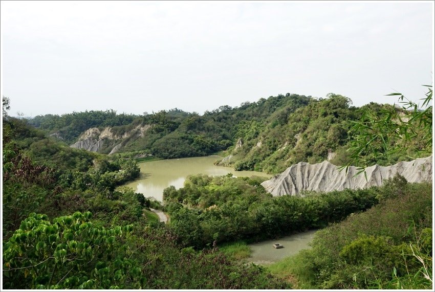 台南親子旅行-龍崎惡地中夢幻湖牛埔泥岩水土保持教學園區