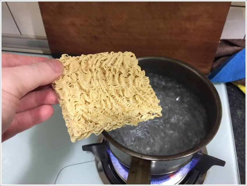 團購美食-馬祖老酒麵線馬祖酒廠60年製酒，搭配中藥材