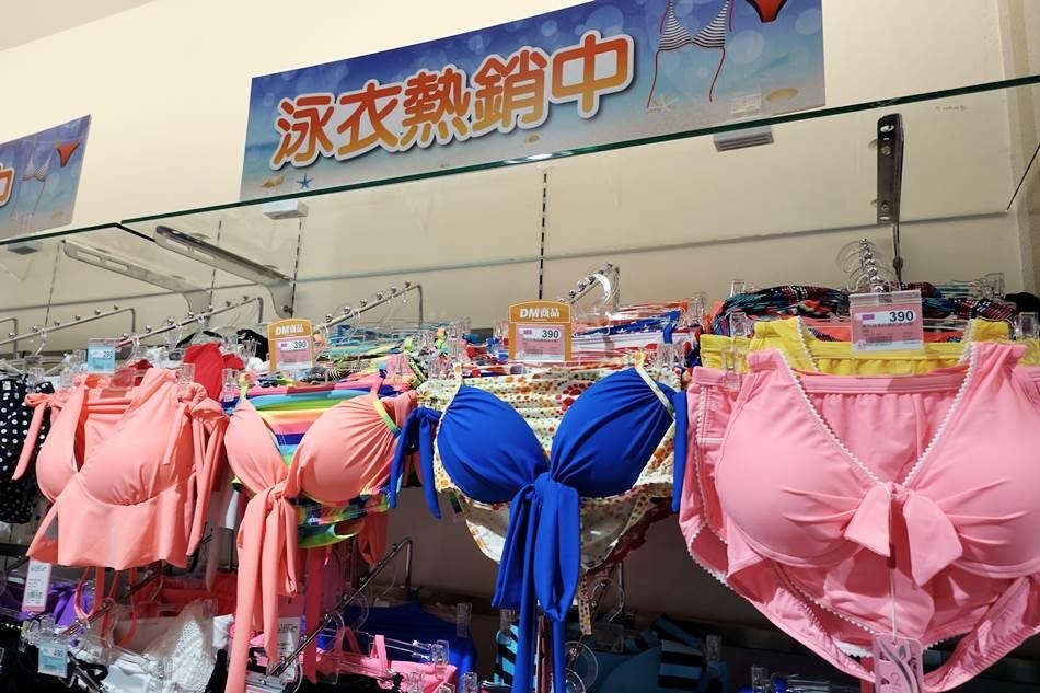 高雄親子-左營J-Mart佳瑪進口精品生活館精選最流行與優質商品有爸爸休息區好貼心的親子互動逛街好地方