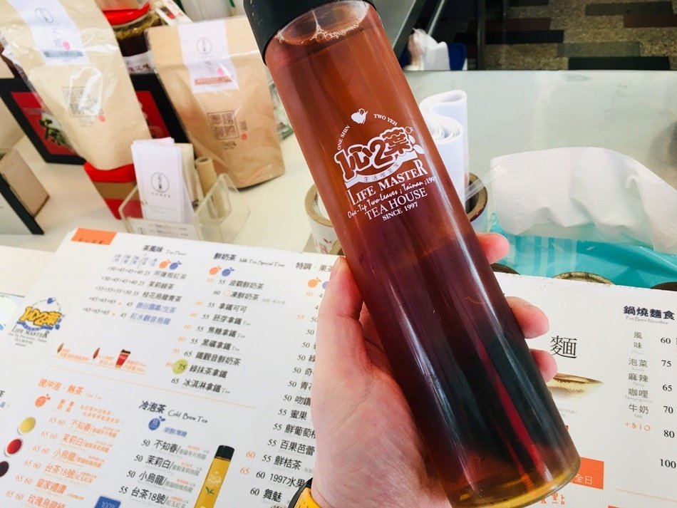 台南美食-一心二葉生活喫茶家民族赤崁店赤崁樓邊南投茶山台灣茶本土茶包氣息濃厚