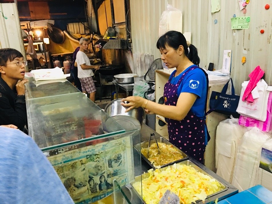 台南美食阿伯快餐台南大學美食古早味雞排美味超好吃