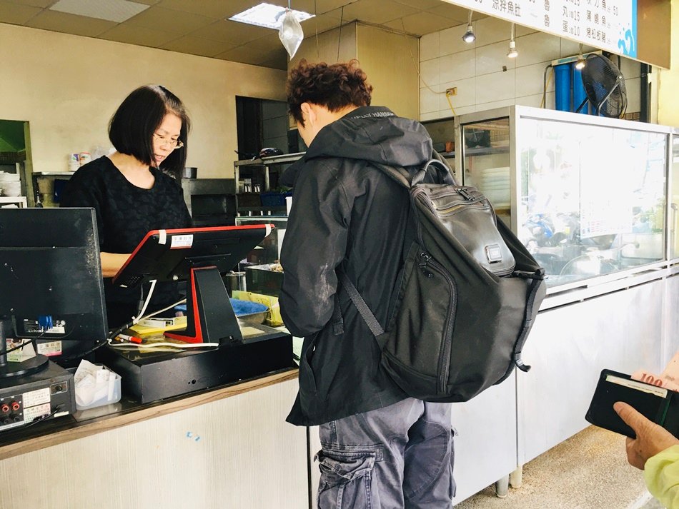 台南好喝鮮魚湯林森五木鮮魚店進口新鮮野生石斑及安平深海鱸魚各式鮮魚、傳統美食小吃、每日手工現做精緻小菜