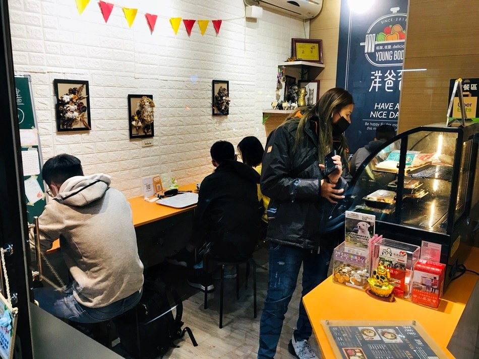 高雄低卡健康餐盒推薦洋爸爸健康餐盒左營店沒有油膩便當，沒有水煮菜，沒有生酮餐可外送服務