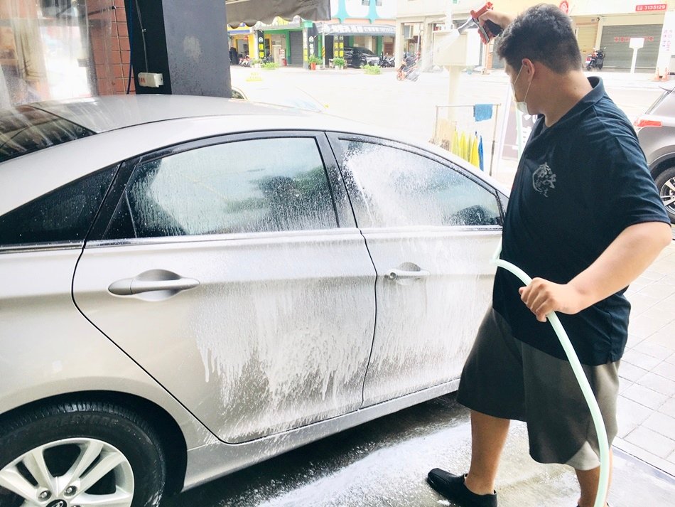 高雄汽車鍍膜推薦│帝沃靚洗-車體美研鍍膜,汽車鍍膜車體鍍膜專業,免打蠟。亮晶晶。輕鬆洗車。新車免美容