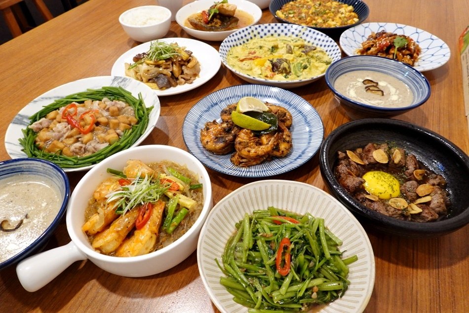 台南東區異國料理日寧餐廳泰式料理首選，出菜速度快，好吃又美味