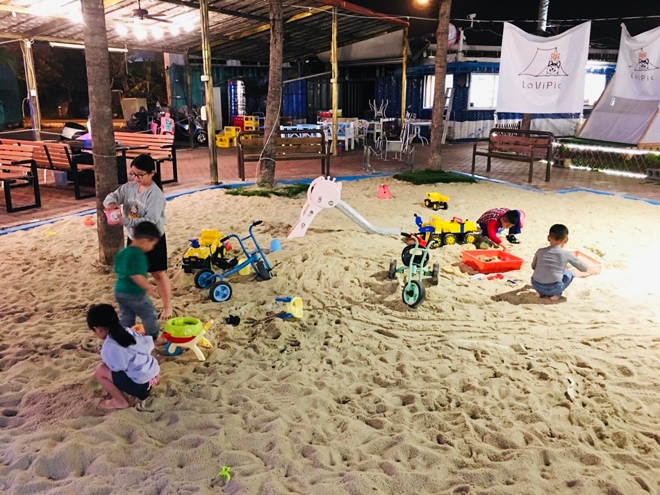 台南景觀餐廳推薦請上桌國際港灣戶外海鮮燒烤餐廳無服務費與低消