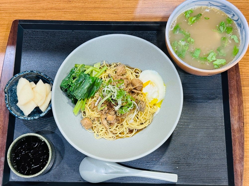 台南美食拉麵推薦│淳吉拉麵保安路新日式麵食，虱目魚變身靈魂湯