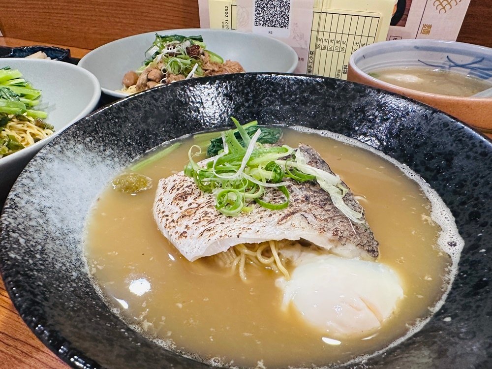 台南美食拉麵推薦│淳吉拉麵保安路新日式麵食，虱目魚變身靈魂湯