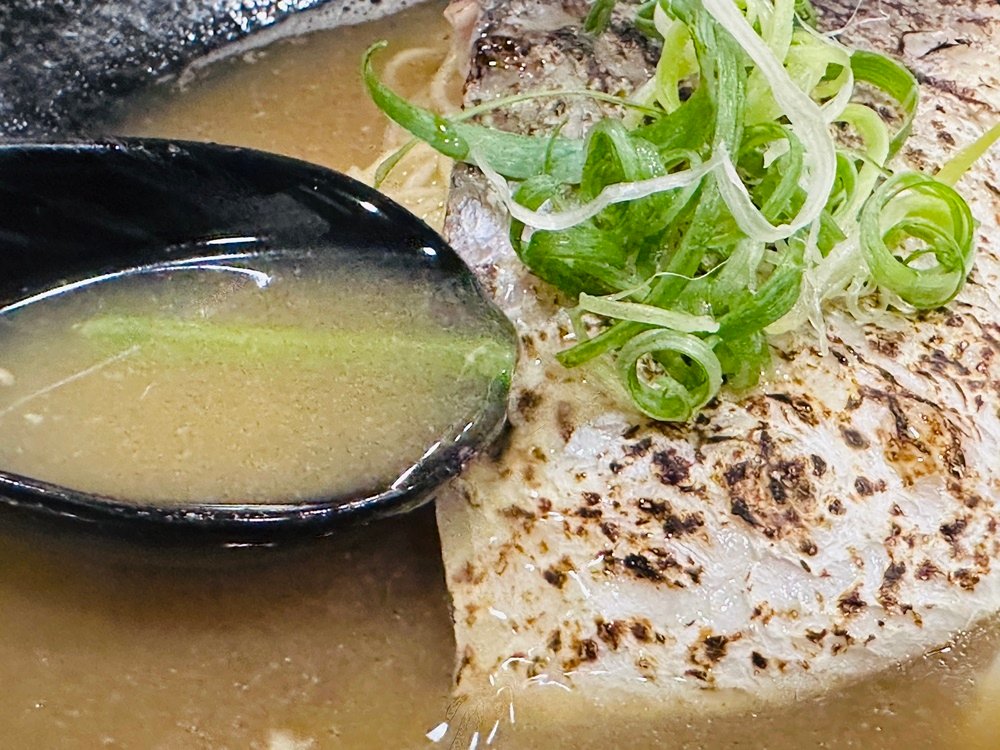 台南美食拉麵推薦│淳吉拉麵保安路新日式麵食，虱目魚變身靈魂湯