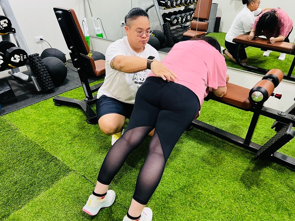 台南私人教練推薦│聚能健身台南南區一對一私人教練初推薦~艾咪