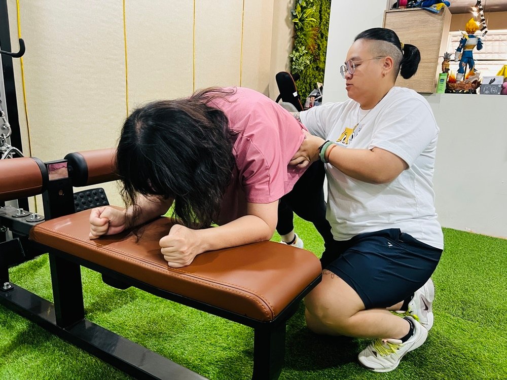台南私人教練推薦│聚能健身台南南區一對一私人教練初推薦~艾咪