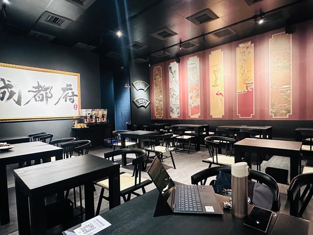 台南麻辣火鍋推薦│古色古香成都府烤魚獨品鍋寵物友善餐廳，南紡
