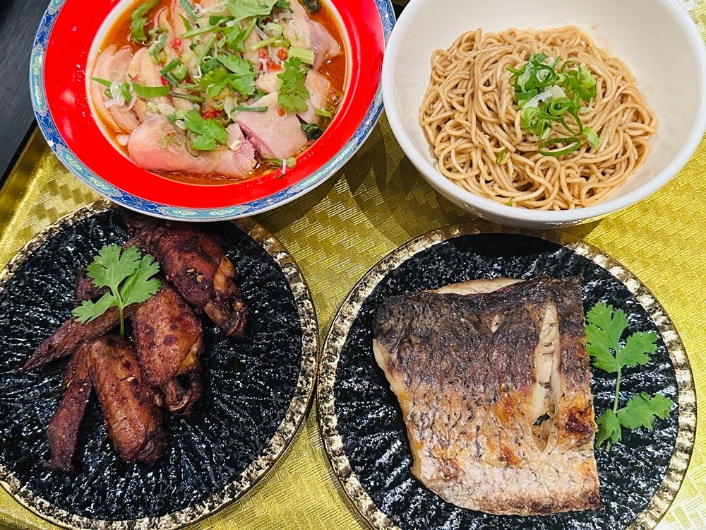 台南麻辣火鍋推薦│古色古香成都府烤魚獨品鍋寵物友善餐廳，南紡