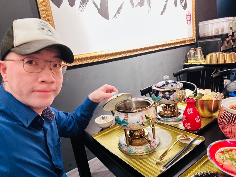 台南麻辣火鍋推薦│古色古香成都府烤魚獨品鍋寵物友善餐廳，南紡