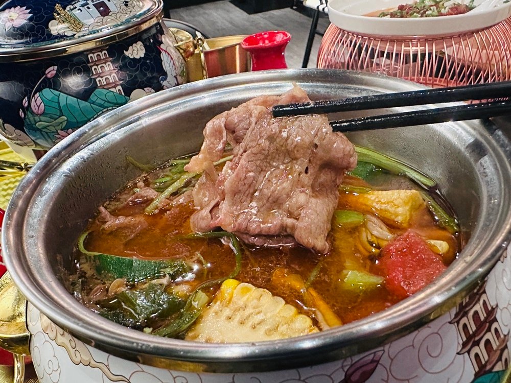 台南麻辣火鍋推薦│古色古香成都府烤魚獨品鍋寵物友善餐廳，南紡