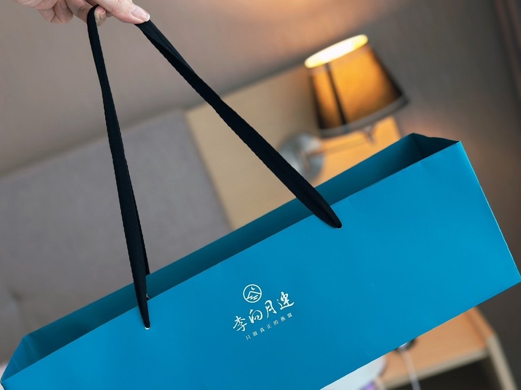 真正的燕窩「李向月連」無糖極濃燕窩，小瓶裝沒有腥味！30天深