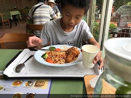 天御花園午餐