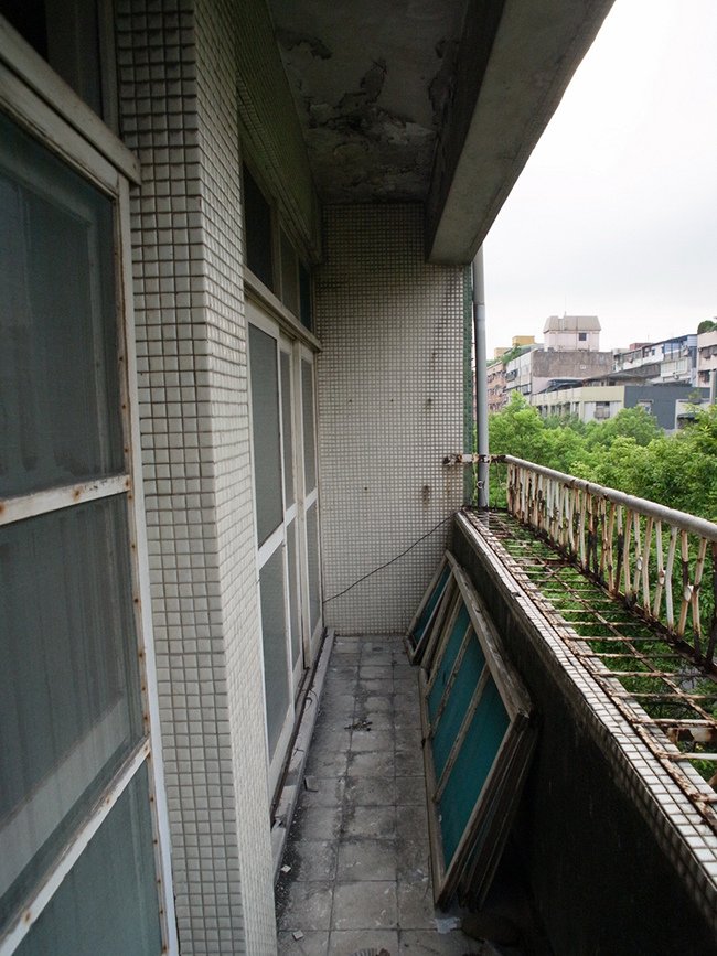 室內設計 空間設計 設計師 裝潢 裝修 舊翻新 老屋翻新 預售屋 新夾層 居家裝潢 居家設計 超耐磨地板 海島型地板 廚具 良心設計師 收納 系統櫃