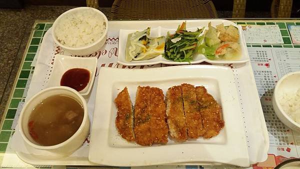 酥炸豬排套餐.jpg