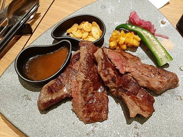 高雄夢時代「陶板屋」用餐