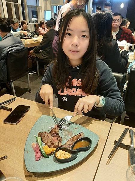 高雄夢時代「陶板屋」用餐