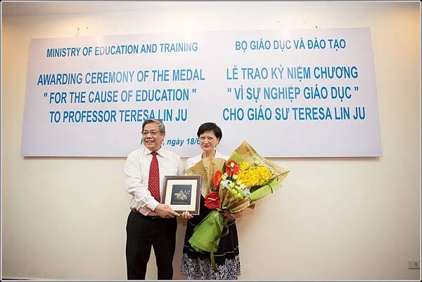 河內國家大學副校長(Vice President of National Vietnam University).jpg