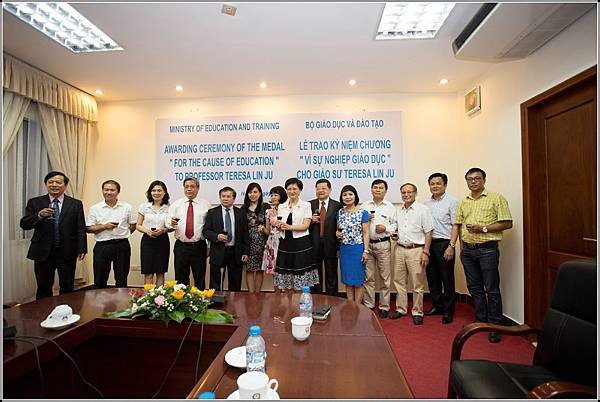 副部長及教育部國際合作處人員(Vice Minister and Officer&apos;s from Department of International.jpg