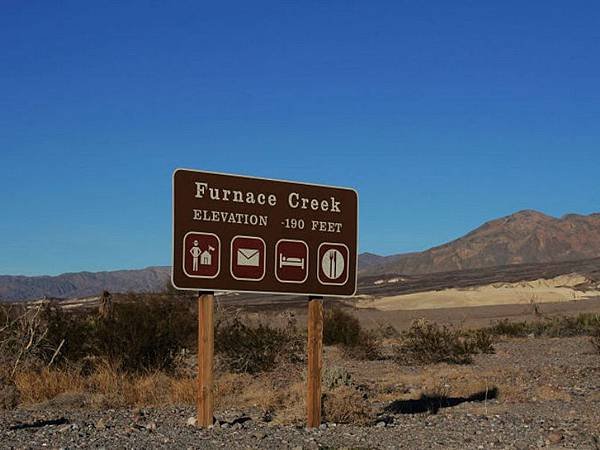 191 01Furnace Creek 在CA-190的標示