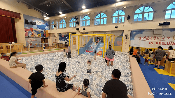 【基隆親子景點】七堵四大主題室內親子樂園~場底寬廣放電好地方