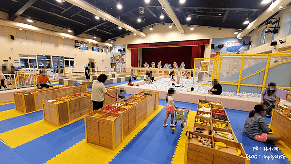 【基隆親子景點】七堵四大主題室內親子樂園~場底寬廣放電好地方