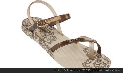 diamond_brown_ipanema_crisscross_flipflop