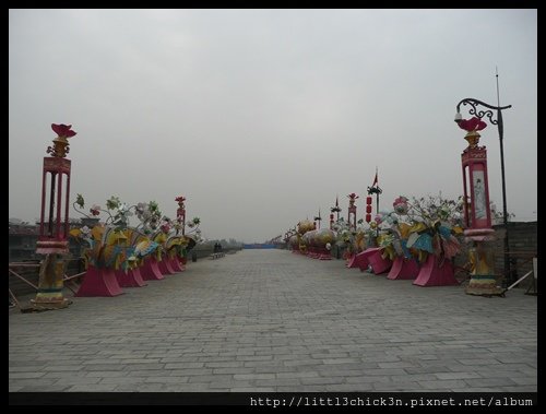 20101112_122310_ShanXiXiAnCityWall.JPG